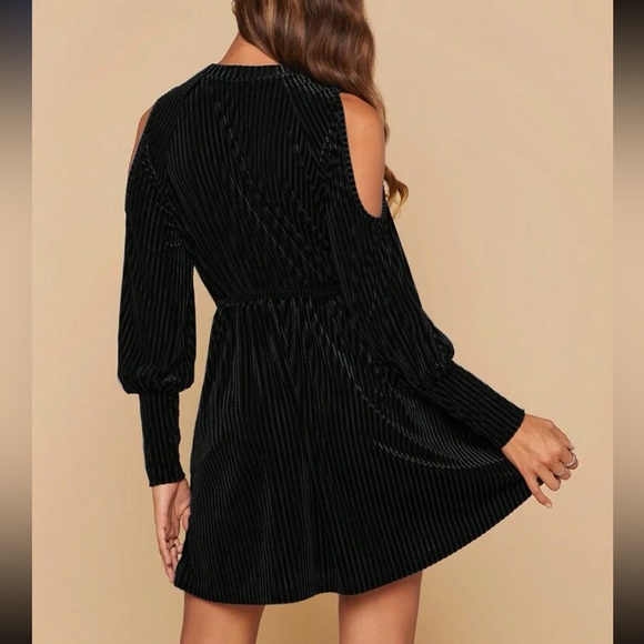 Luxe Velvet Long Sleeve Cut Out Dress Holiday Evening Blue - Picture 14 of 16